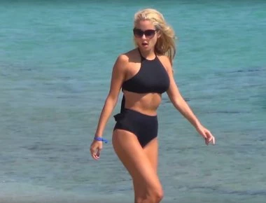 Δούκισα Νομικού: Δείχνει τις μελανιές που της έκανε ο γιος της (εικόνες)